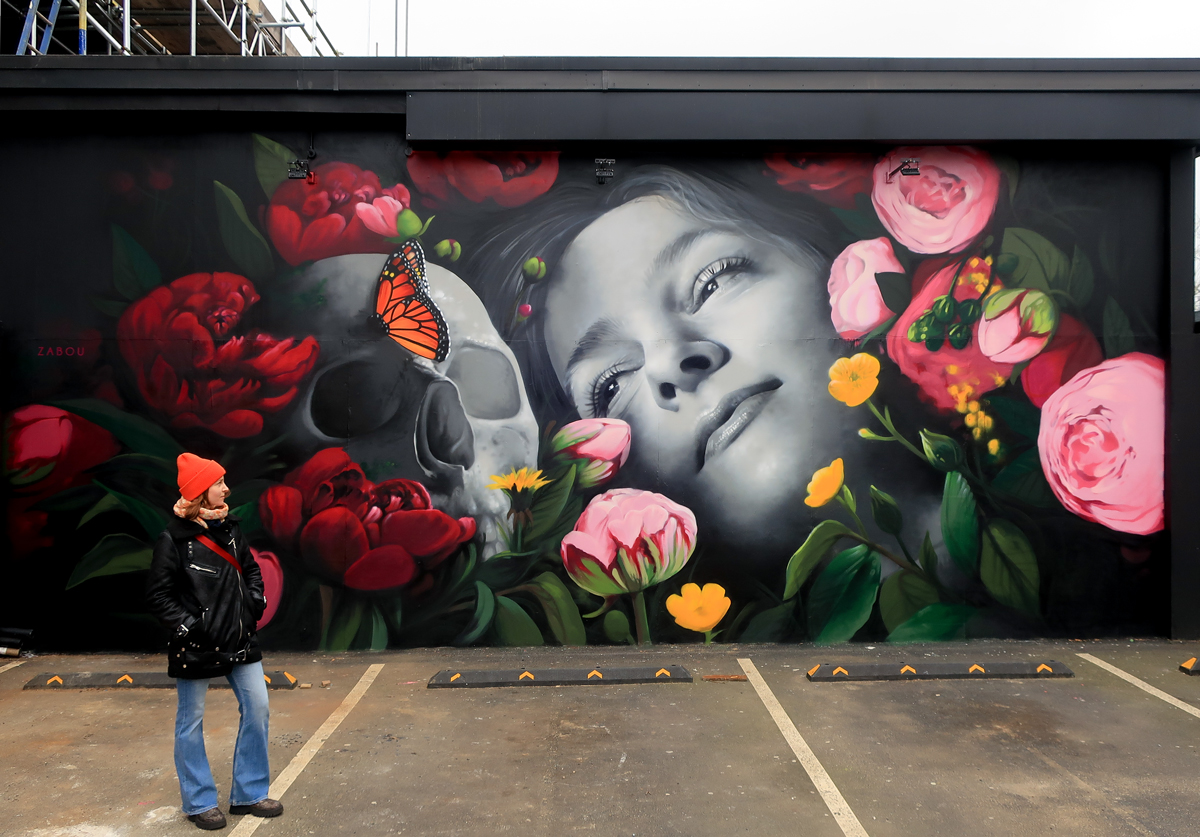 Street art by Zabou in London called Alive